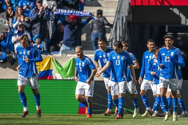 Win Italia atas Ekuador: dulu Vieri, sekarang Pellegrini dan Barella